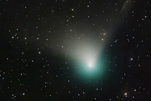 3I/ATLAS é uma fábrica de produtos químicos que “parece estar buscando um ambiente propício à vida”