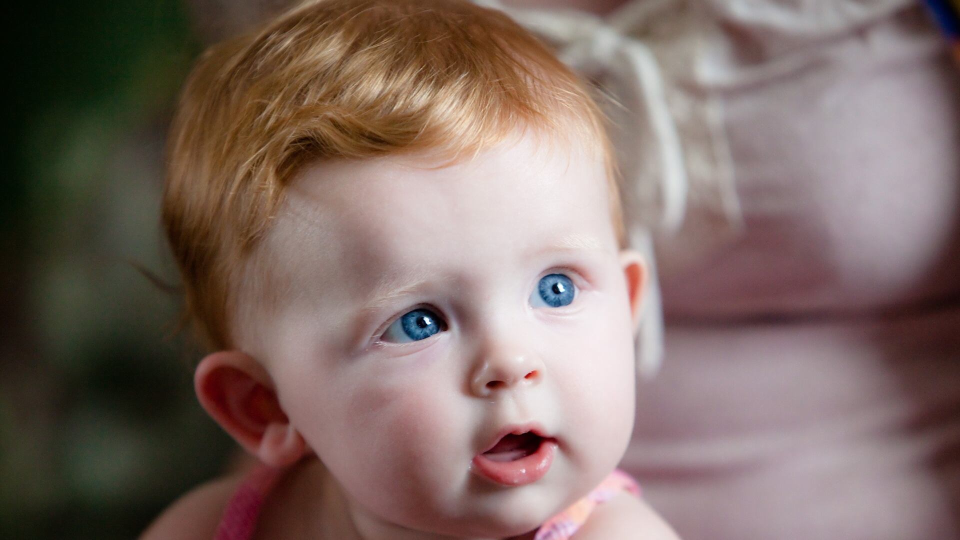 Avó diz que os cabelos ruivos da neta são 'feios'