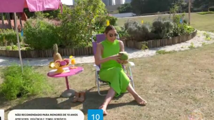 No Encontro, Patrícia Poeta aparece em "praia Global" e vira motivo de comentários na web