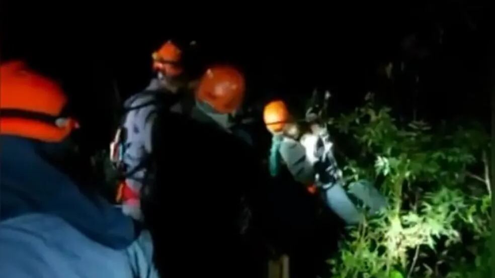 Bombeiros buscam dois desaparecidos na Cachoeira da Usina