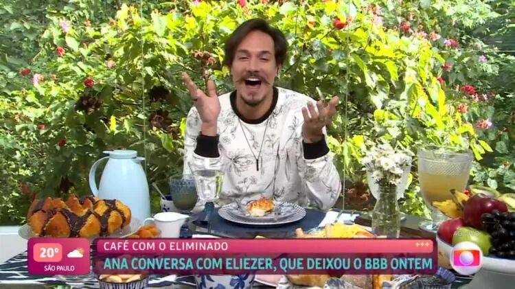 Eliezer toma café da manhã com Ana Maria Braga
