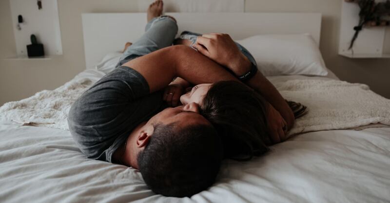 Pareja no te besa ni te habla