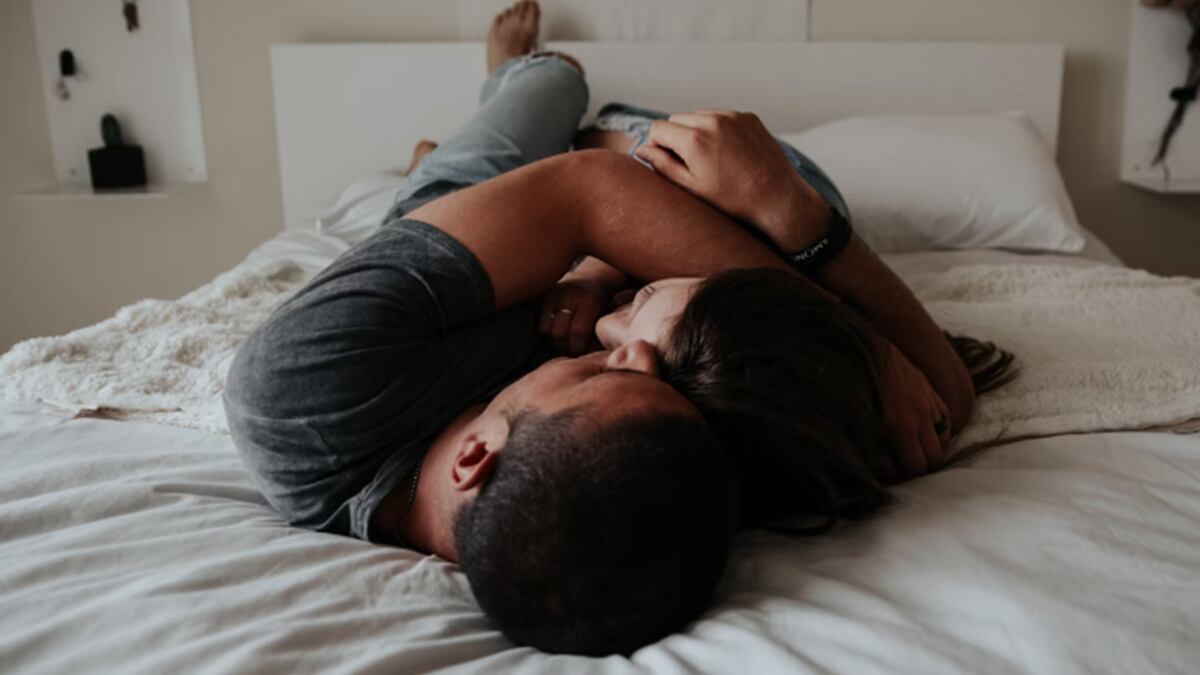 Pareja no te besa ni te habla