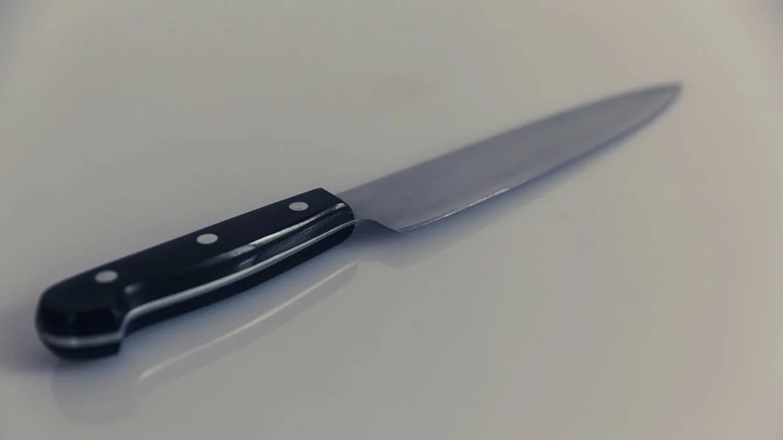 Mãe mata esposo por abusar de sua filha