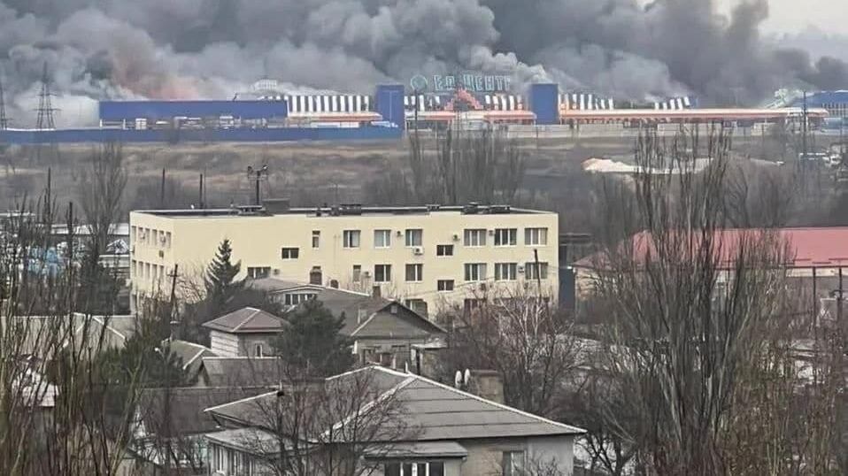 Ucrânia diz que Rússia desrespeitou cessar-fogo e adia retirada de civis