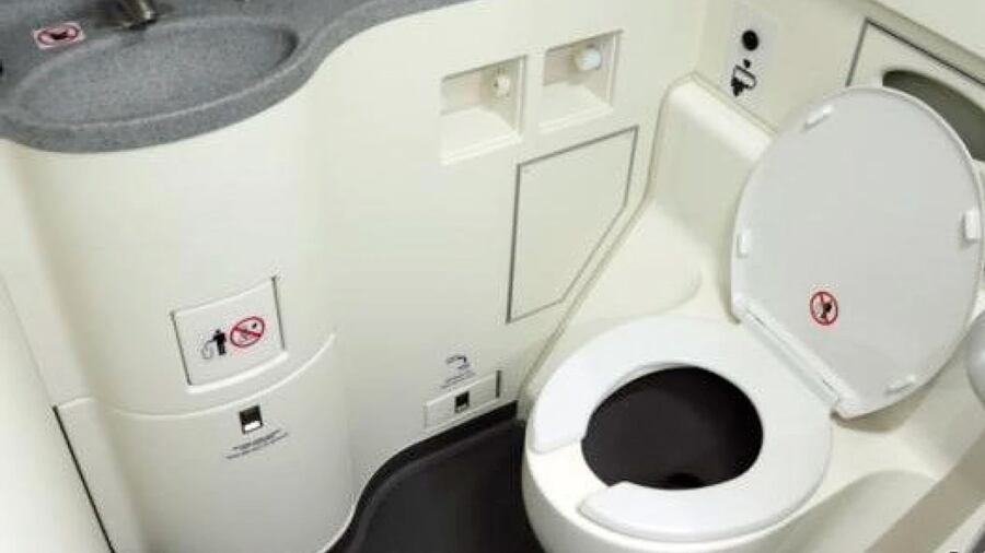 Banheiro de avião