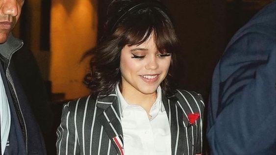 A listra é uma grande aliada para mulheres baixinhas e Jenna Ortega sabe disso. Confira mais dicas.