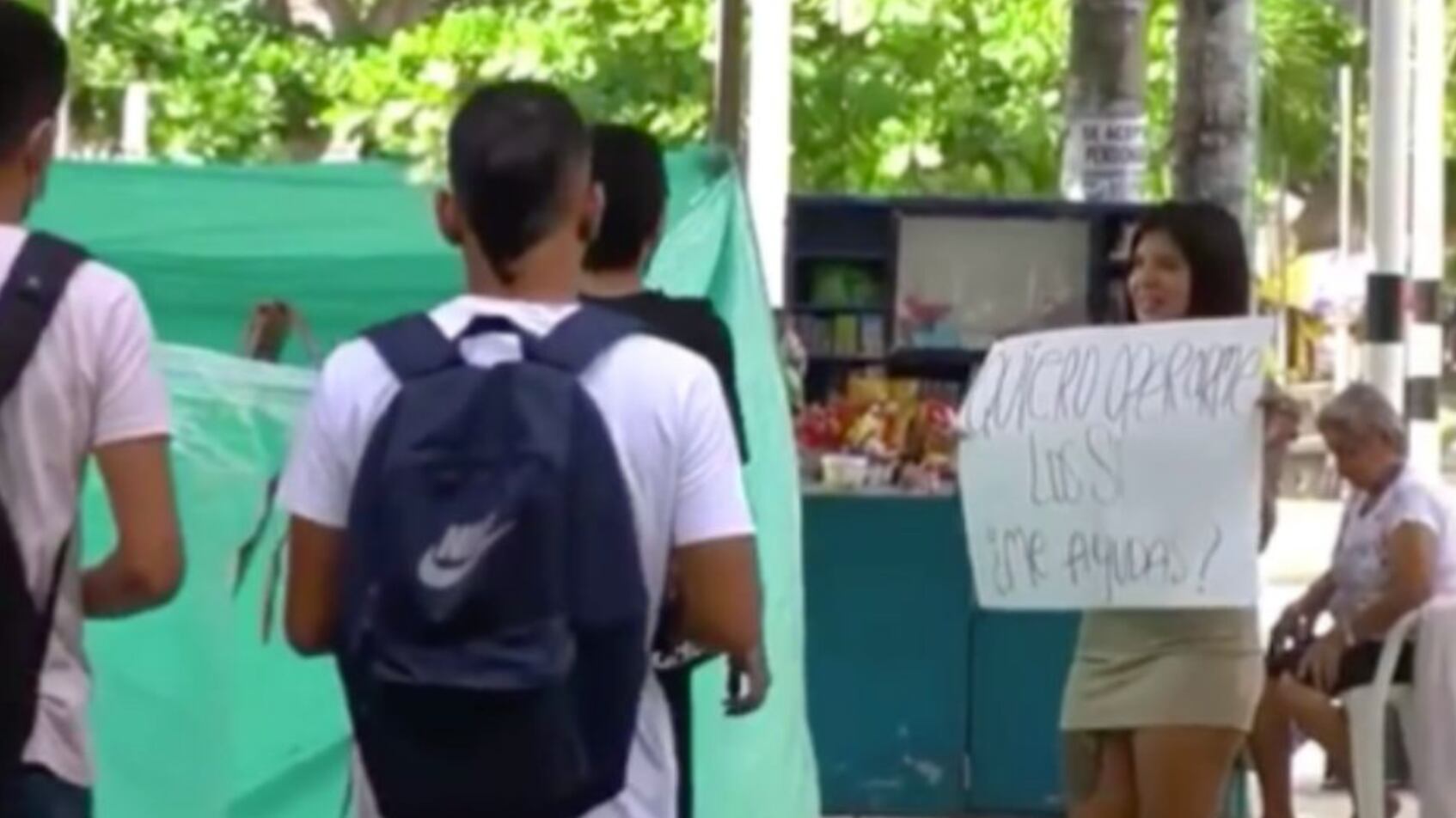 pedindo dinheiro na rua