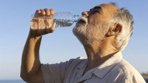 Como proteger os idosos na onda de calor