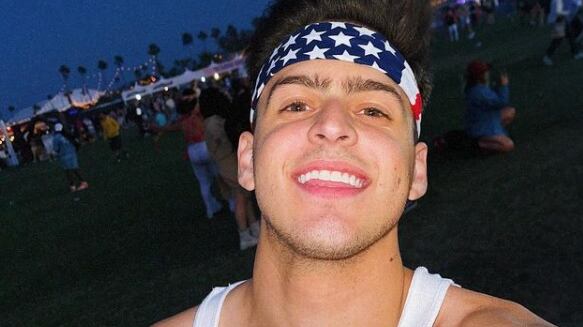 Youtuber Jon Vlogs afirma que foi roubado em dark room da Farofa da Gkay