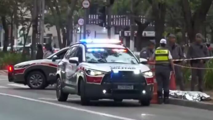 Uma mulher morreu após motorista invadir canteiro na Berri, zona sul de SP