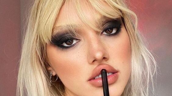 As maquiagens maximalistas estão de volta!