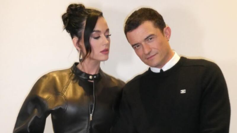 “Qué asco”: Katy Perry presume aventura con Orlando Bloom, pero a él lo tunden por desagradable detalle.