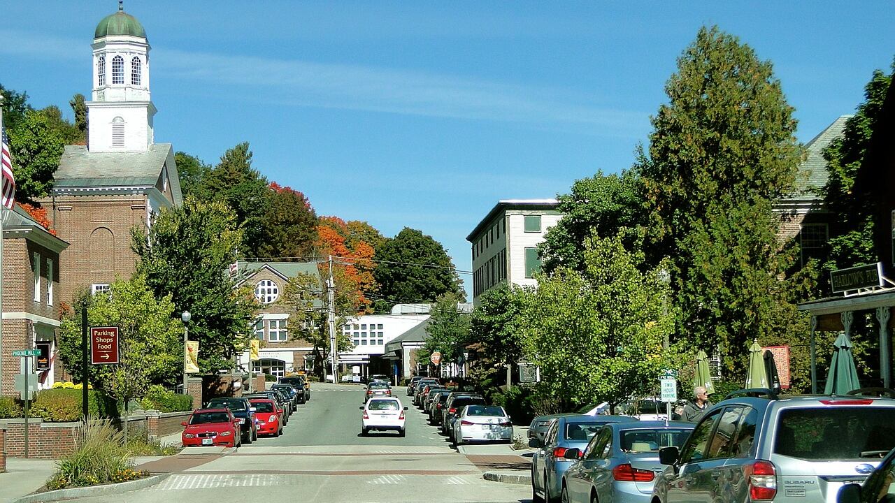 Eles estão discutindo por conta de uma vaga de estacionamento.