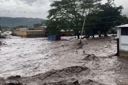 Beryl: fotos e vídeos do furacão