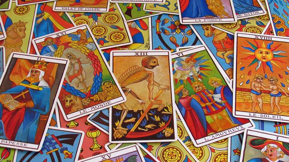 Tarot de segunda-feira (24): as mensagens das cartas para Áries, Touro, Gêmeos e Câncer