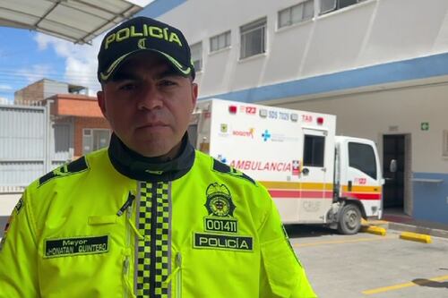 Moradores de uma comunidade na Colômbia espancam homem que teria esfaqueado no pescoço seu filho de 4 anos