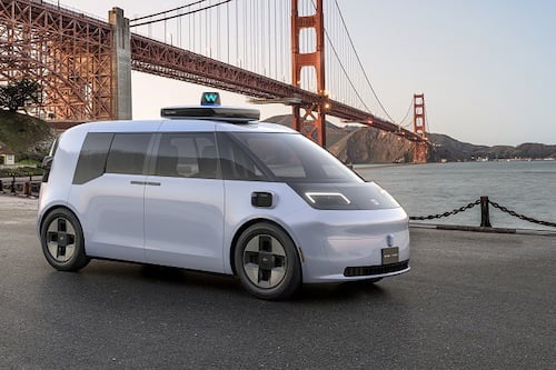 Mulher dá à luz dentro de um robotáxi da Waymo que agiliza a chegada ao hospital