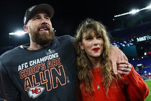 Passou o Cupido? Veja o que se sabe do suposto romance entre Taylor Swift e Travis Kelce