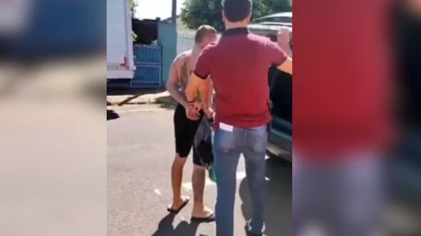 Homem é preso após torturar a própria mãe e obrigar criança a filmar agressões