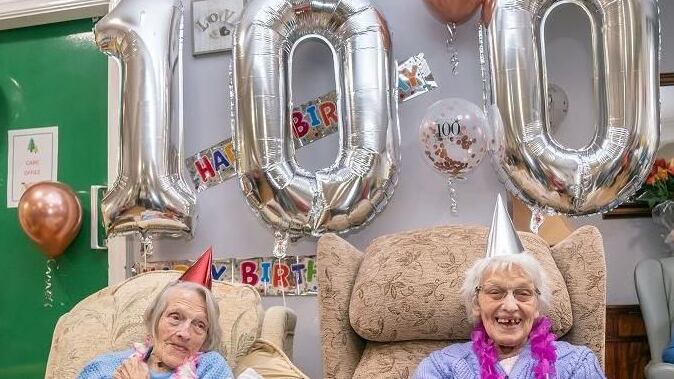 Irmãs inglesas celebram 100 anos/ Reprodução BBC