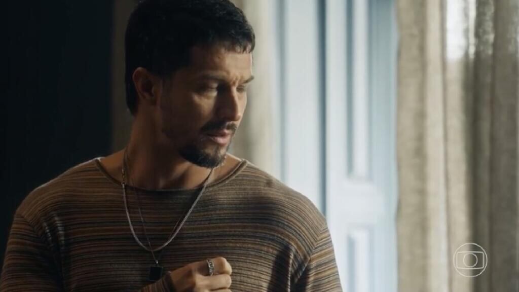 Em "Travessia", Oto (Romulo Estrela) vive momentos de pânico