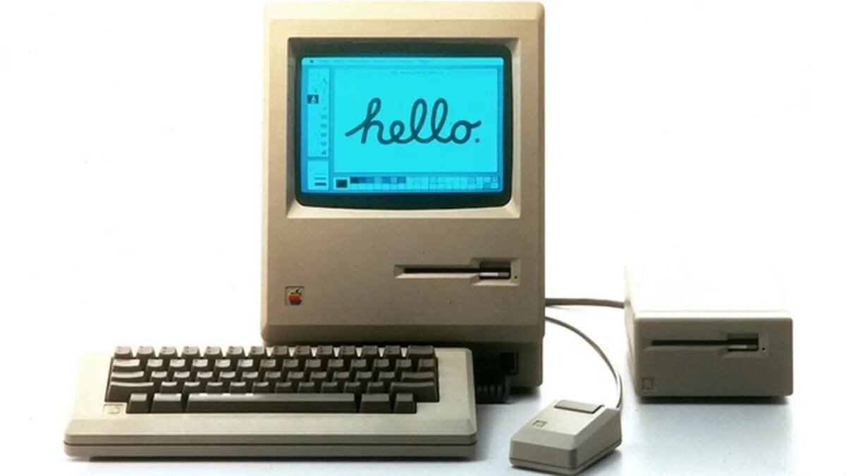 La Macintosh 128K es una computadora legendaria para la historia de Apple y Steve Jobs. En su cuarenta aniversario la recordamos con cariño.