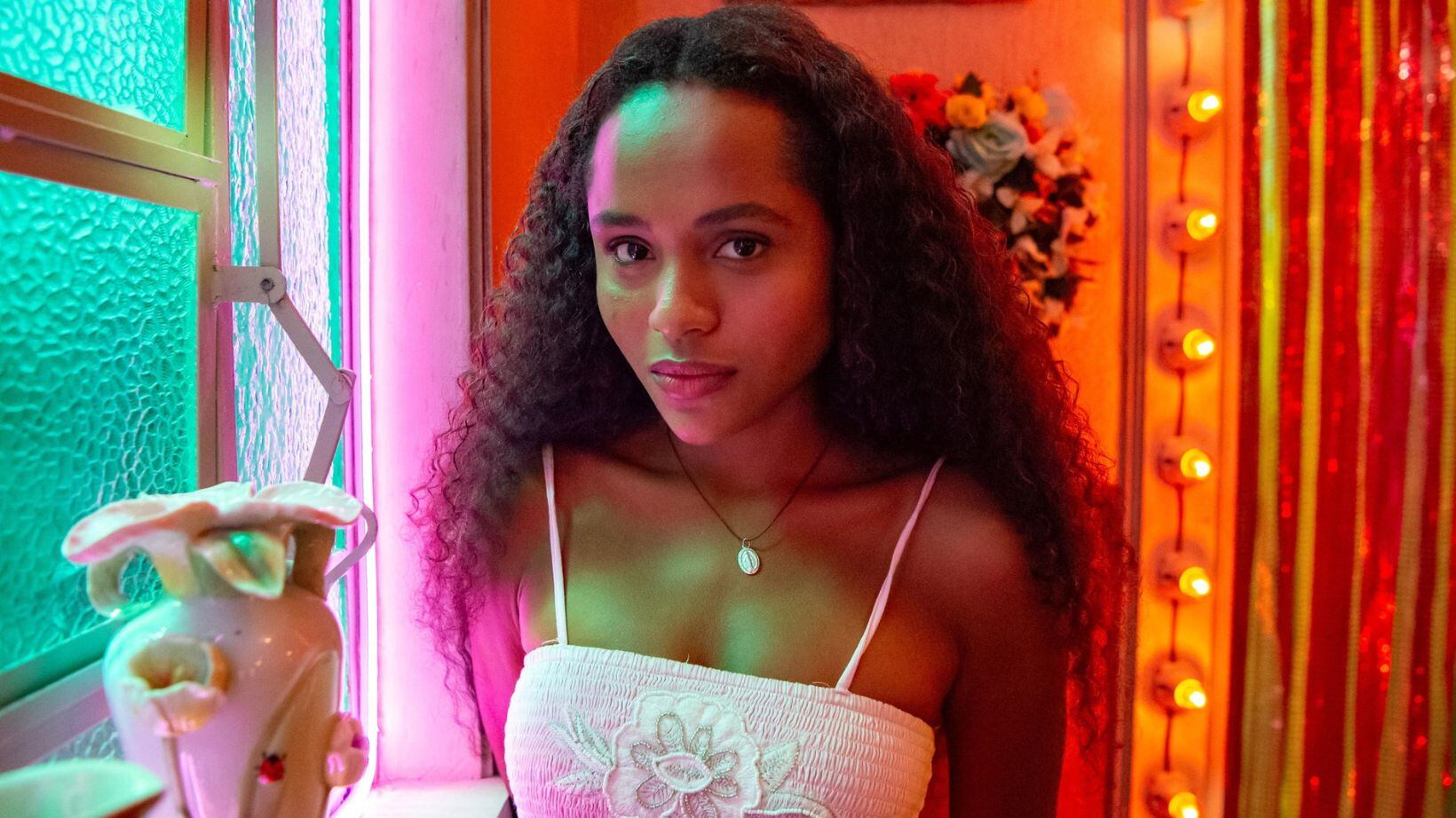 Em Renascer, a Irmã mais velha de Maria Santa (Duda Santos) foi expulsa de casa ao contar que estava grávida