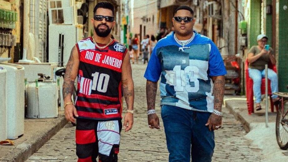 Kevin O Chris e Dennis DJ no clipe de 'Tá OK'