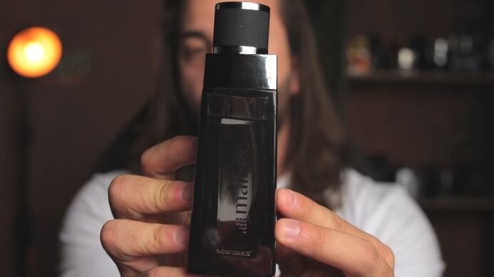 Frasco de perfume Malbec Elegant