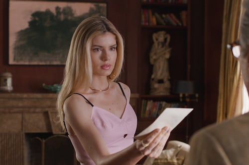 Fã de Beleza Fatal dá seu veredicto sobre Camila Queiroz