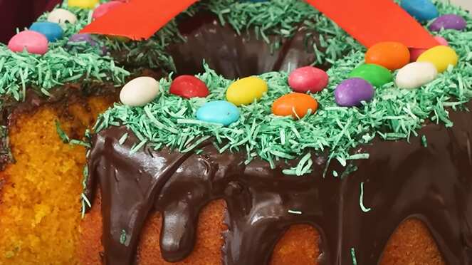 bolo de cenoura com cobertura de chocolate
