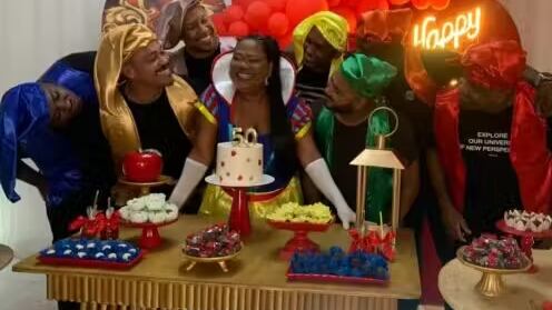 Festa de 50 anos com tema “Preta de Neve e os 7 Negões” viraliza nas redes