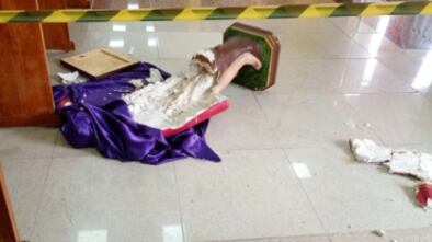 Homem invade igreja católica