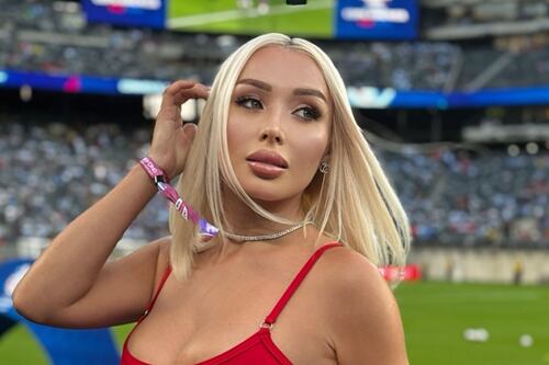 A famosa modelo fez uma promessa sugestiva para “o dia em que a Argentina ganhe sem ajuda”