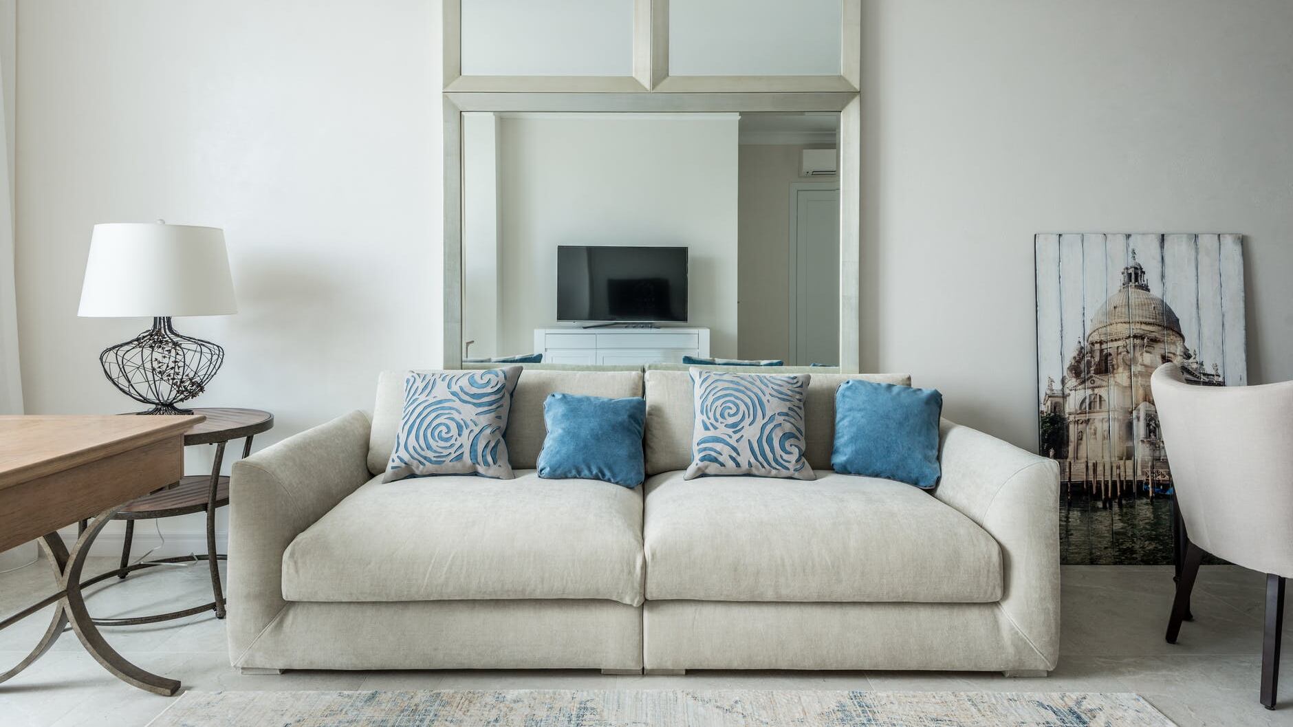 Misturinha caseira: aprenda este truque com detergente neutro para limpar o estofado do seu sofá