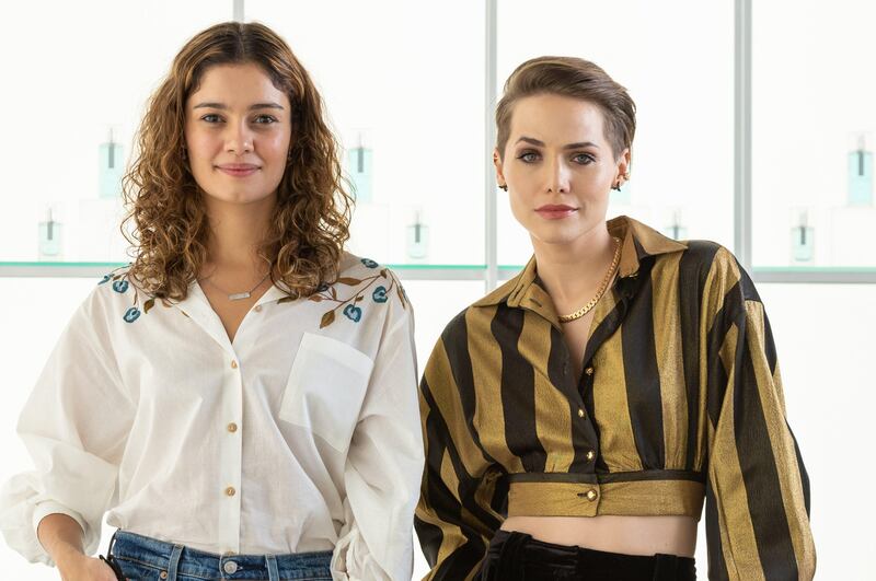 Em "Todas as Flores", Maíra (Sophie Charlotte) e Maíra (Leticia Colin) são filhas de Zoé (Regina Casé)