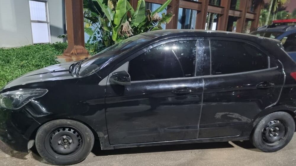 PM liberta adolescente de sequestro relâmpago e prende três