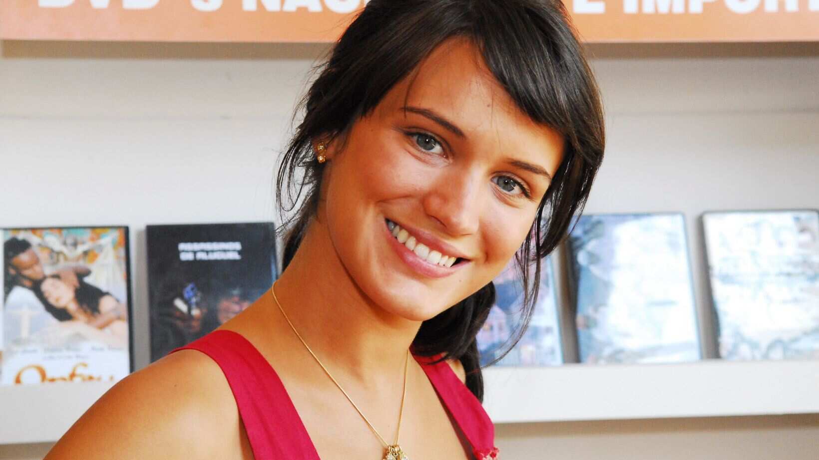 Bianca Bin pode acertar contrato com a Globo para continuação da novela Êta Mundo Bom!