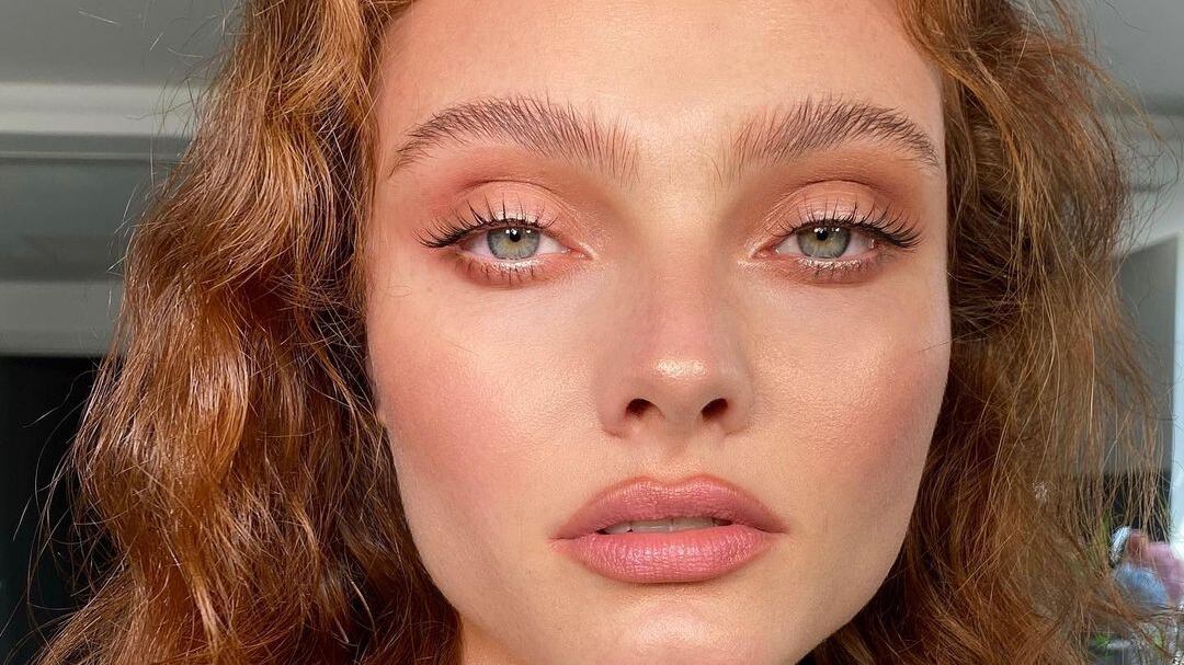 A maquiagem monocromática é a nova queridinha das famosas