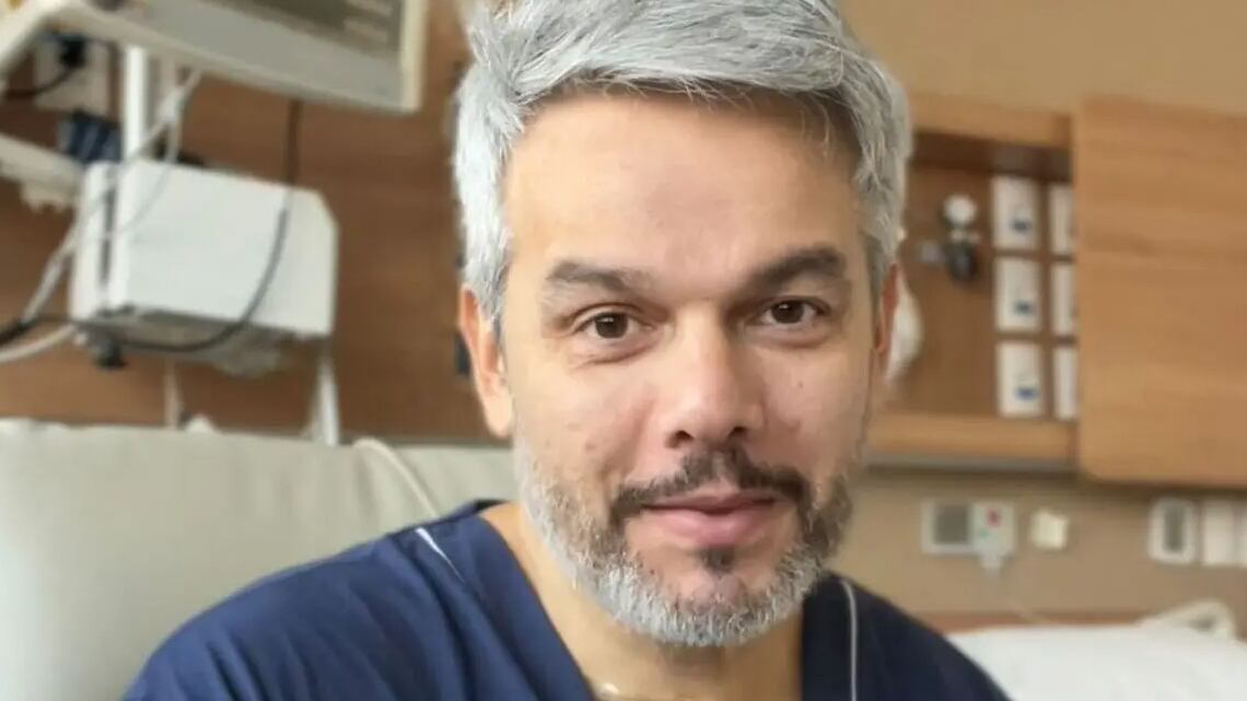 Otaviano Costa passou por uma cirurgia no peito nesta segunda-feira (22)