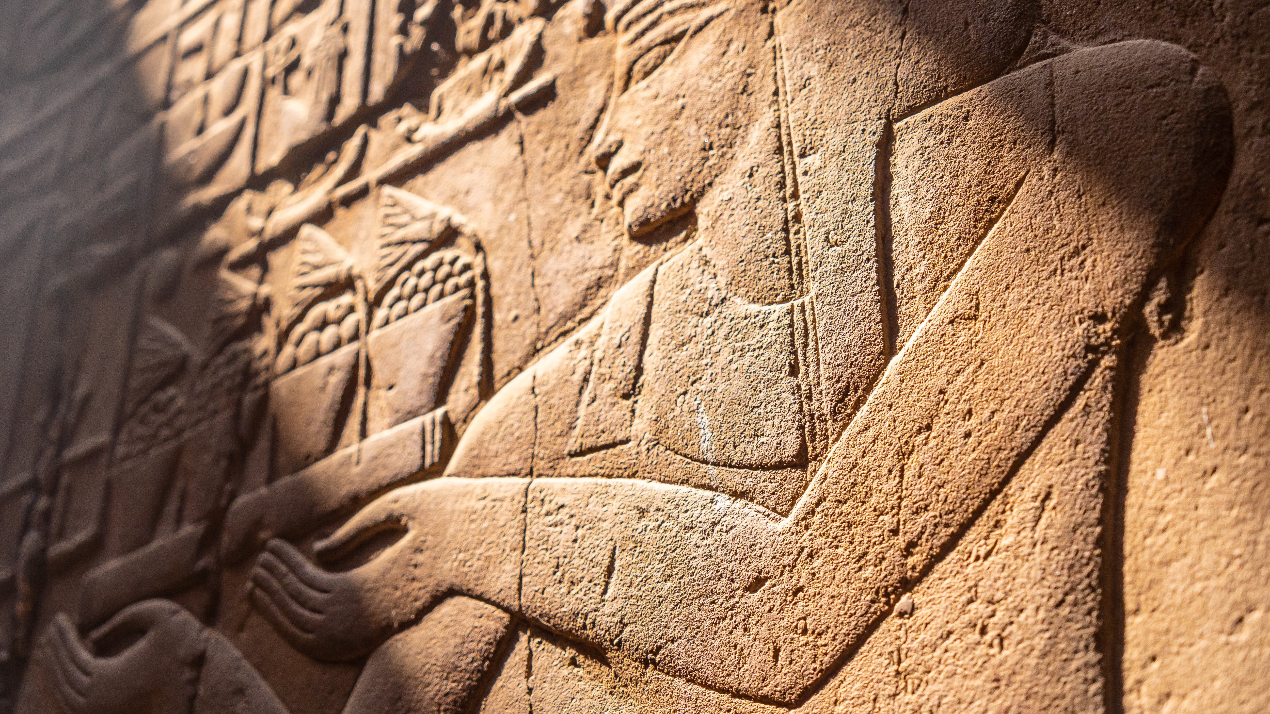 Imagem das paredes do templo de Luxor no Egito