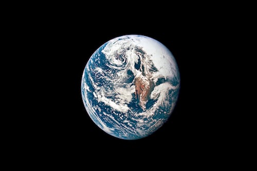 Já se passaram 54 anos e ninguém conseguiu tirar uma foto da Terra do espaço como a da missão Apollo 15
