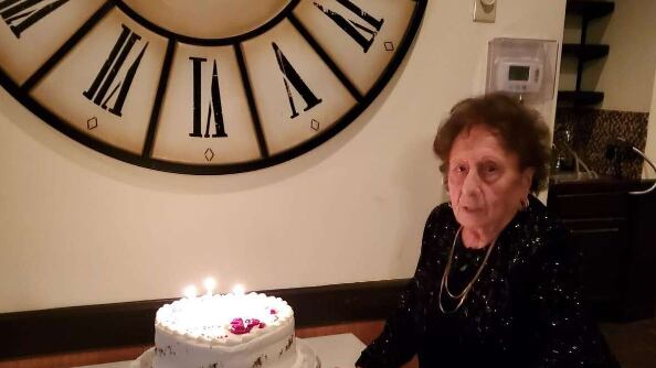 Anna DiElsi de West Haven comemorando seu 99º aniversário em 1º de janeiro de 2023.
Foto contribuída / Maria DiElsi-Corenk
WEST HAVEN