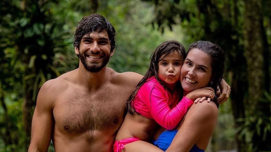 Deborah Secco vive relacionamento aberto há 9 anos