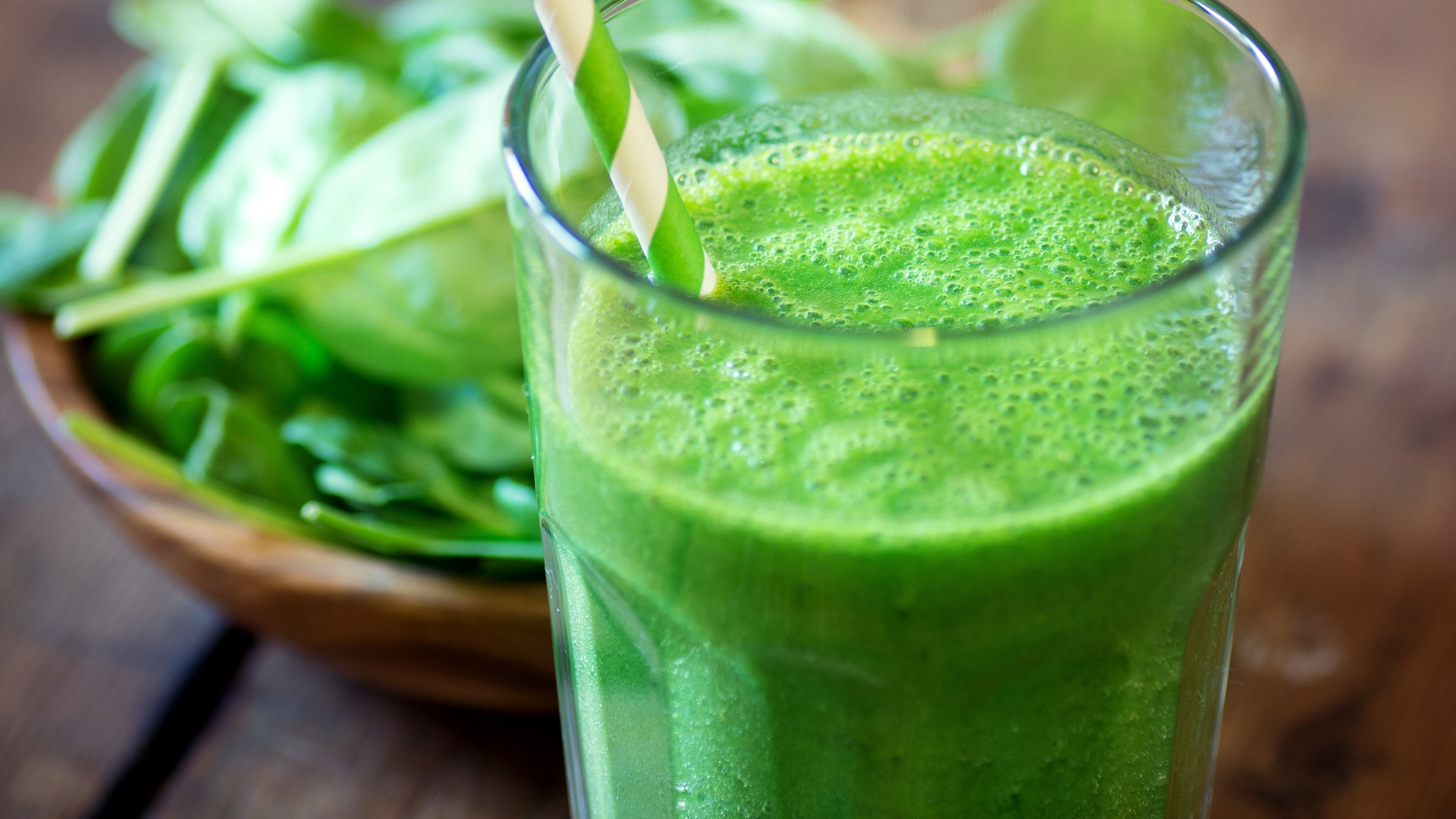 Este é o suco natural caseiro que você deve tomar para melhorar a digestão