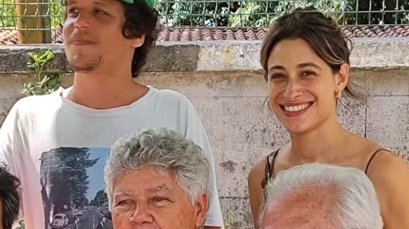 Luisa Arraes e Chico Chico comparecem a evento no Rio e alimentam especulações