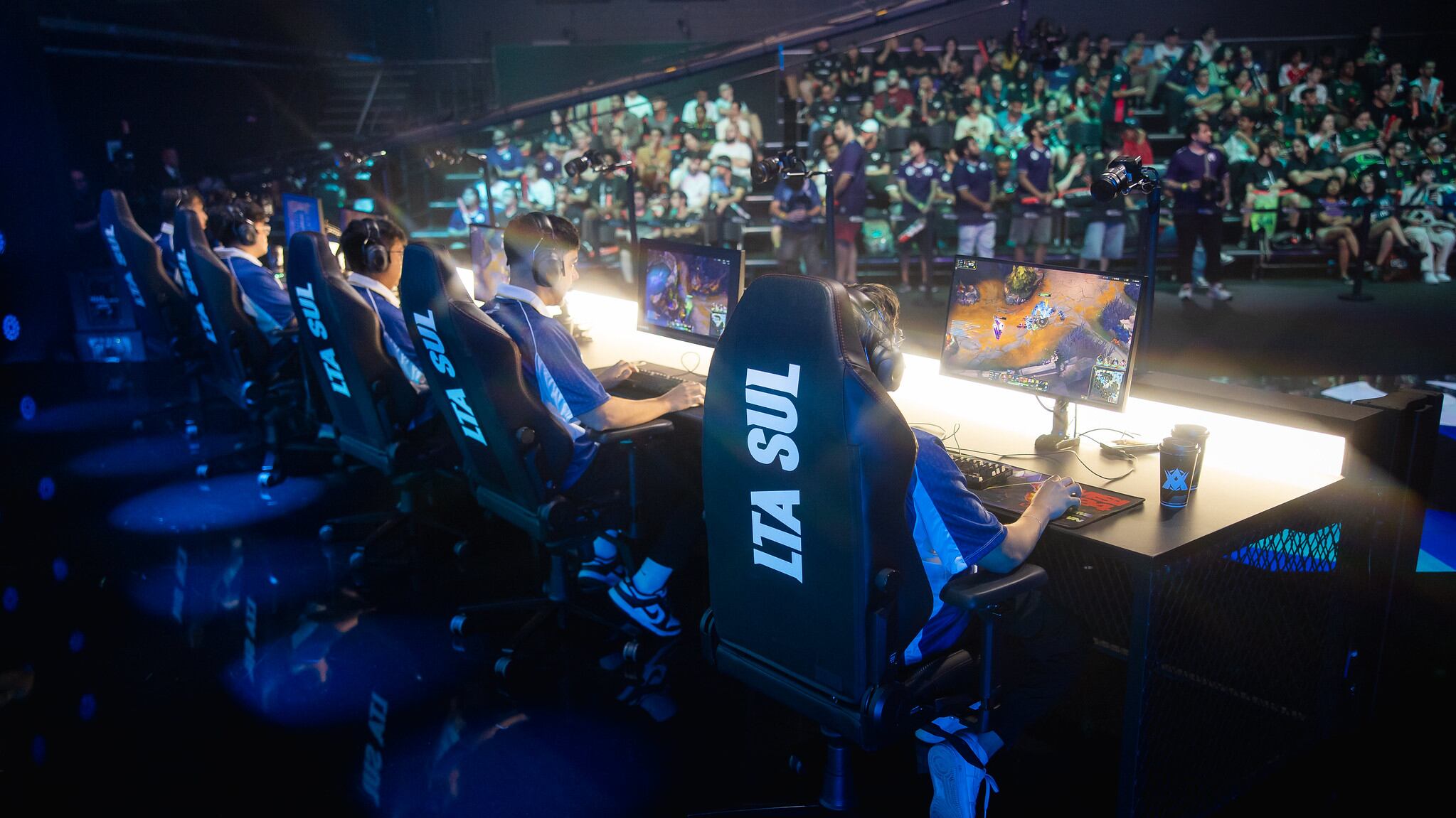 Leviatán e Vivo Keyd Stars se enfrentam pela LTA Sul.