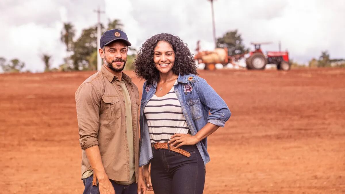 Paulo Lessa e Barbara Reis contracenam em Terra e Paixão, novela prevista para estrear em maio na Globo