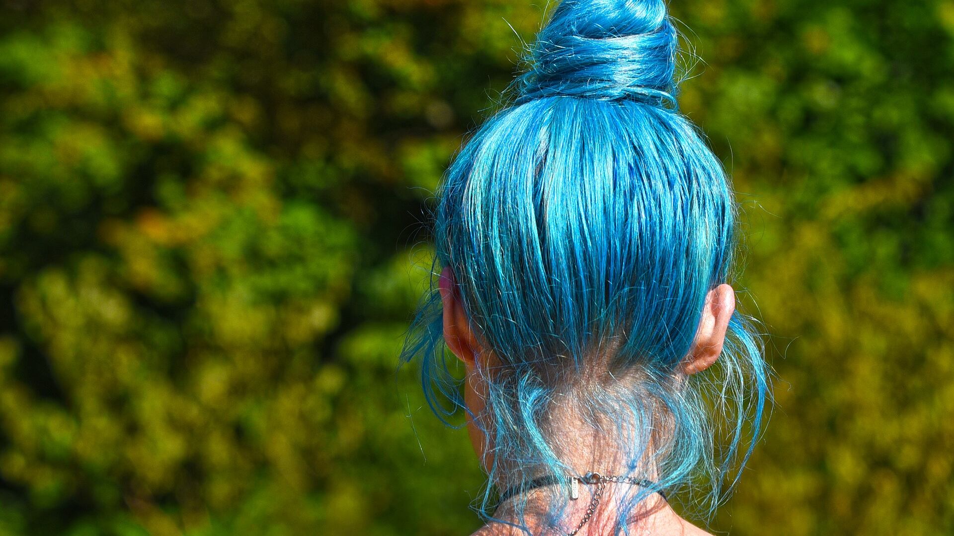 Mãe recebe pedido para pintar o cabelo das filhas